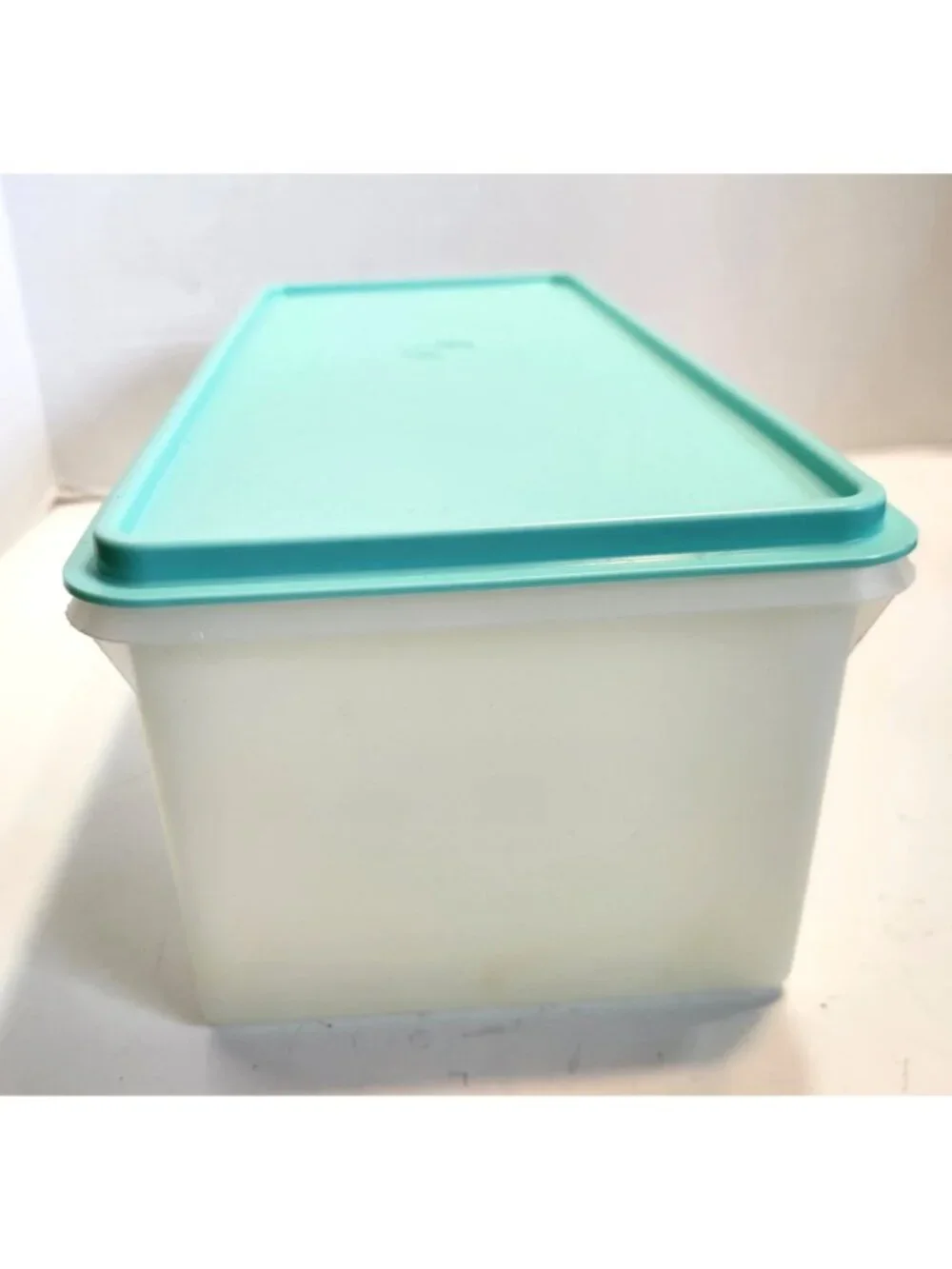 Tupperware Aqua Large Load Rectangle Bread Storage Container With Lid READ